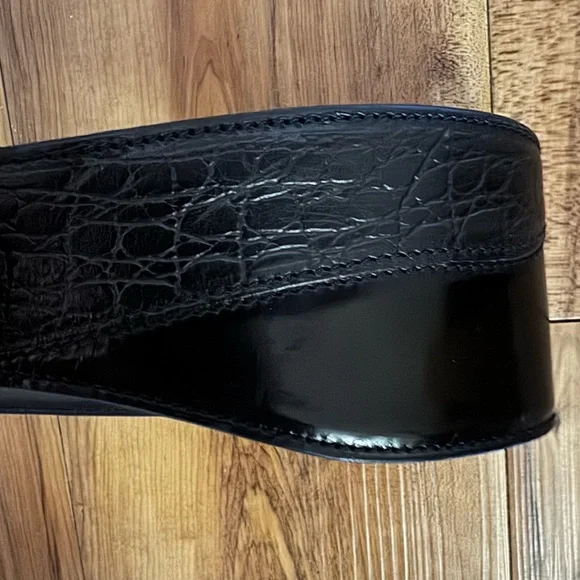 Black Italian Leather Women’s belt - Picture 5 of 6